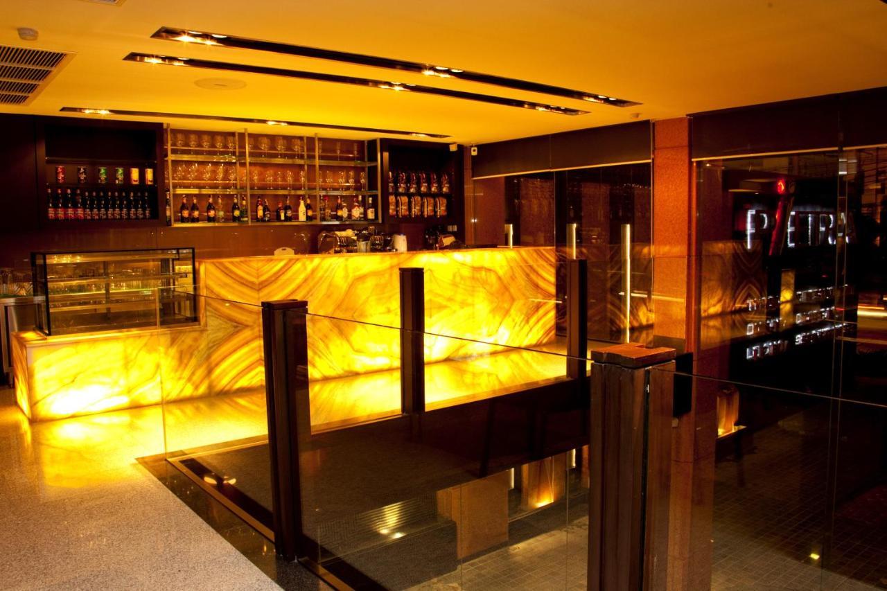 Pietra Bangkok Hotel Luaran gambar