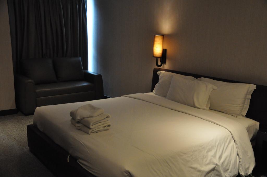 Pietra Bangkok Hotel Luaran gambar